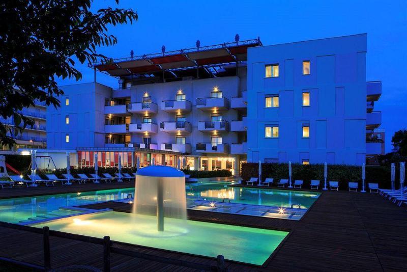 Hotel Torino Лідо-ді-Єзоло Екстер'єр фото