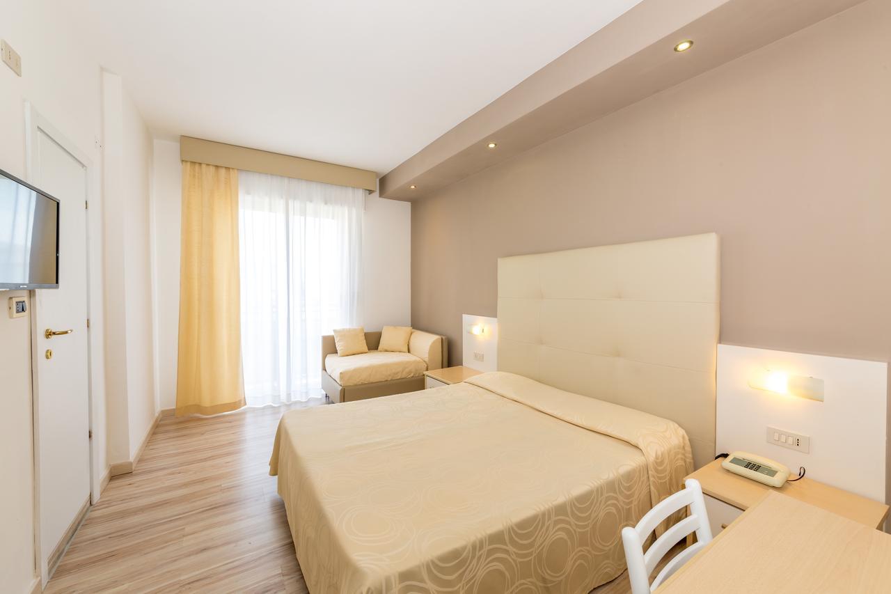 Hotel Torino Лідо-ді-Єзоло Екстер'єр фото