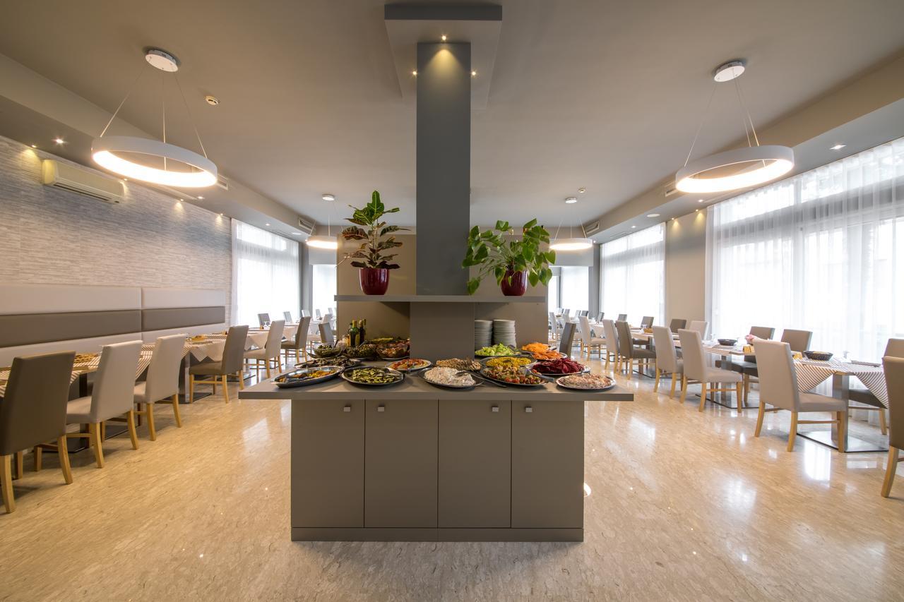 Hotel Torino Лідо-ді-Єзоло Екстер'єр фото